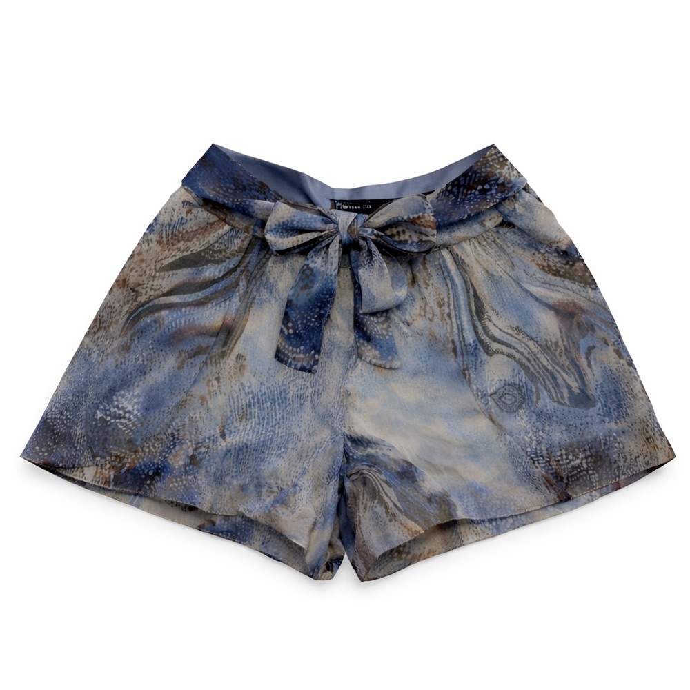 NWOT: Ocean Chiffon Shorts: Tie waist